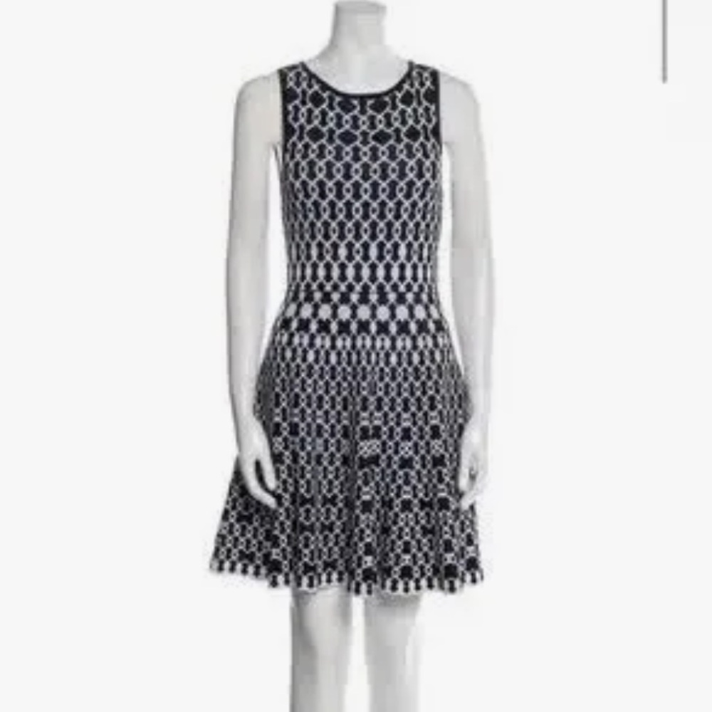 Alice + Olivia Black White Jansley Geometric Print Fit &Flare Pleated Dress - Picture 2 of 8